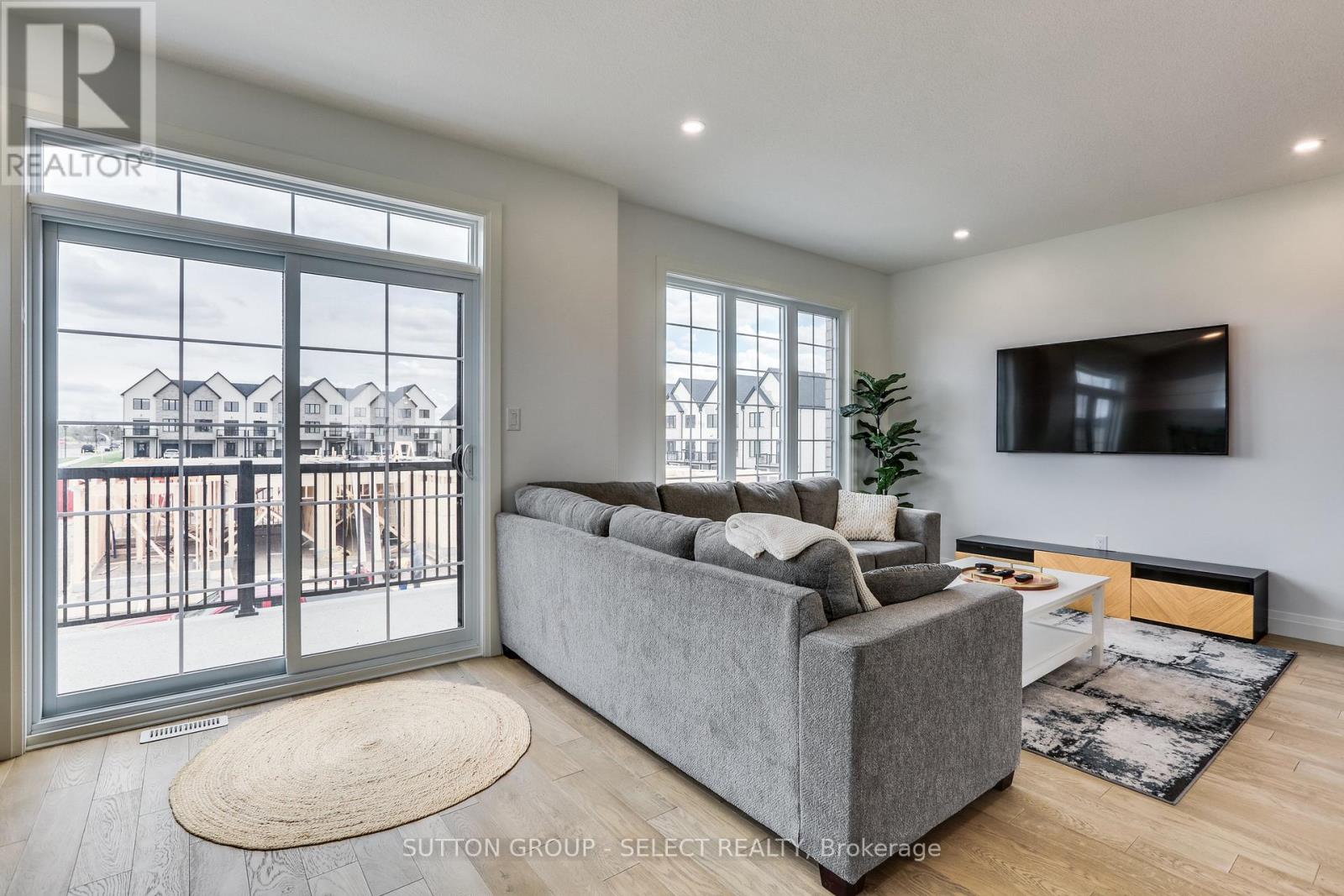 ##1 235 KENNINGTON WAY - 21