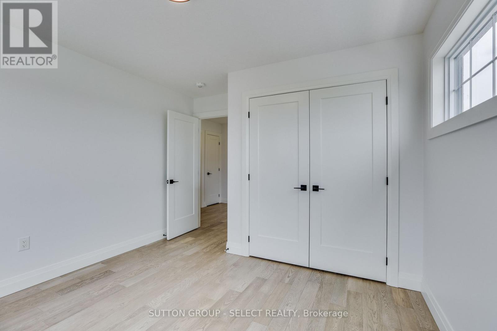 ##1 235 KENNINGTON WAY - 31
