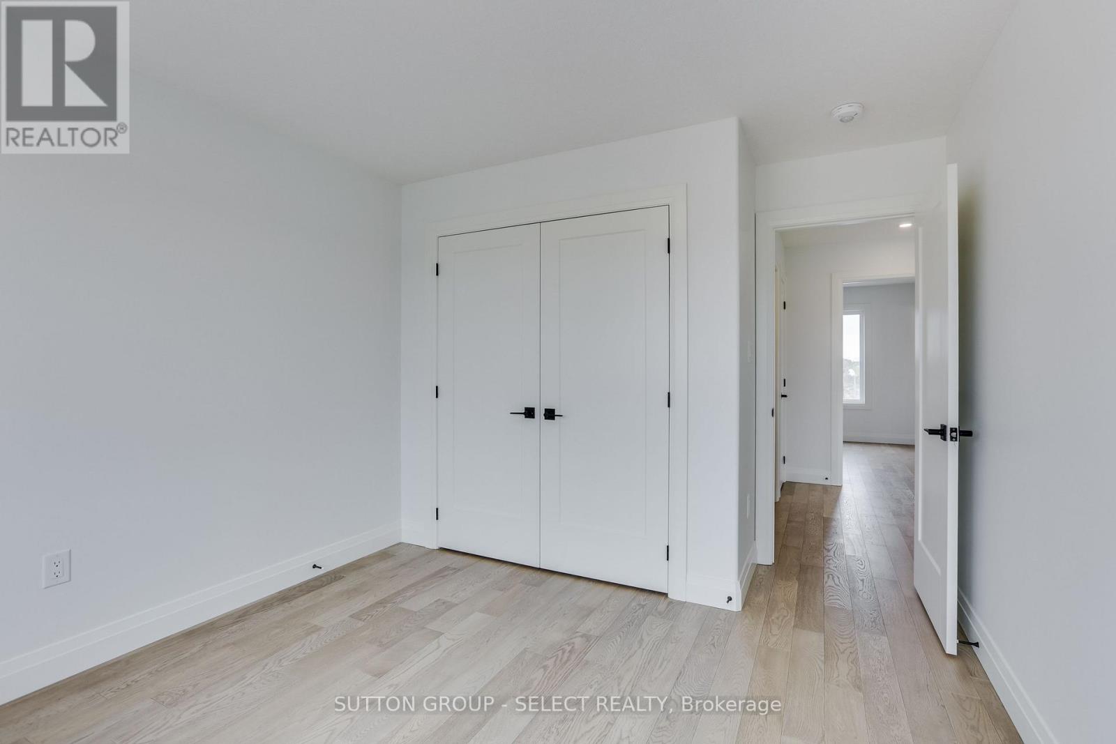 ##1 235 KENNINGTON WAY - 33