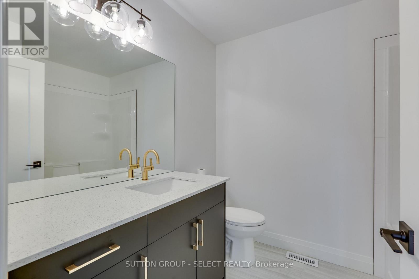 ##1 235 KENNINGTON WAY - 35