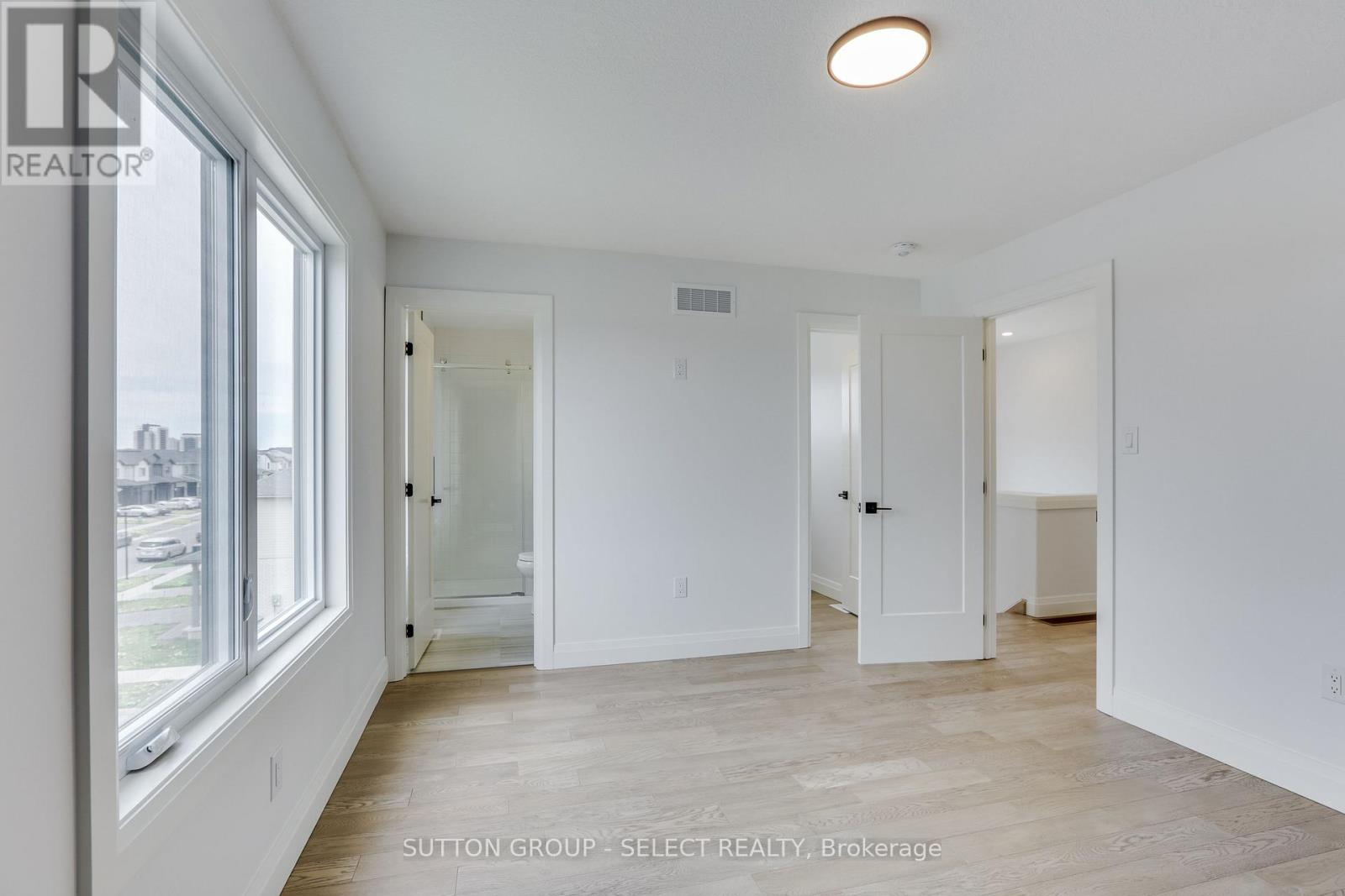 ##1 235 KENNINGTON WAY - 38