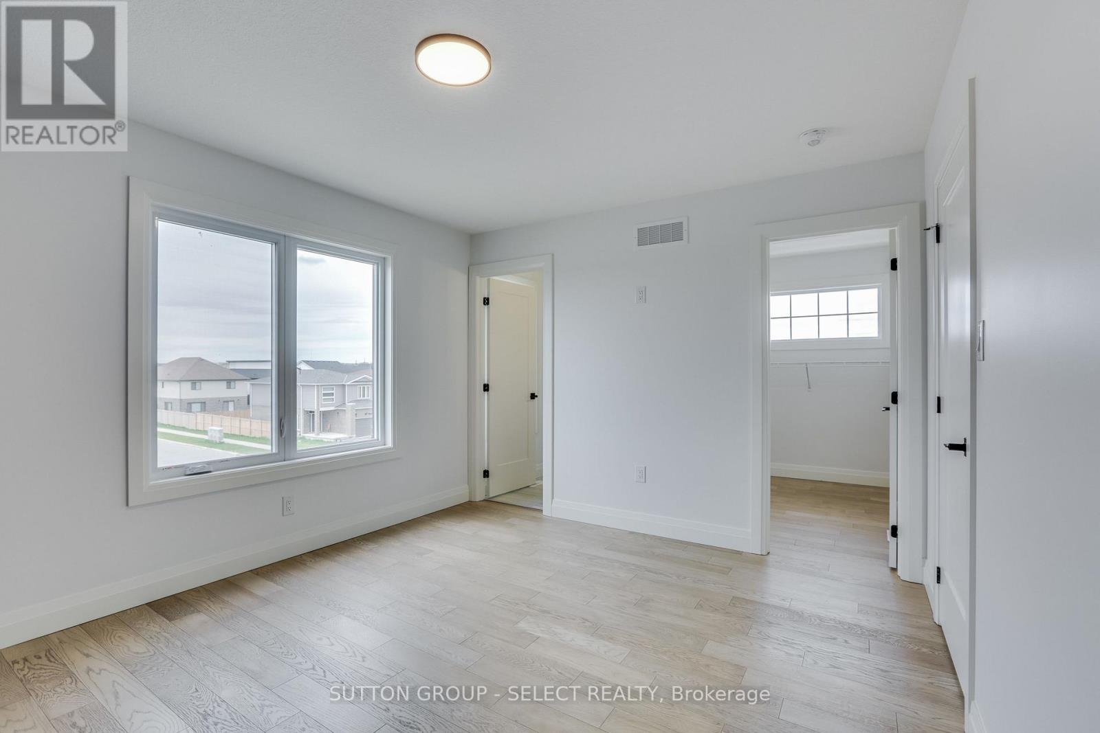 ##1 235 KENNINGTON WAY - 39