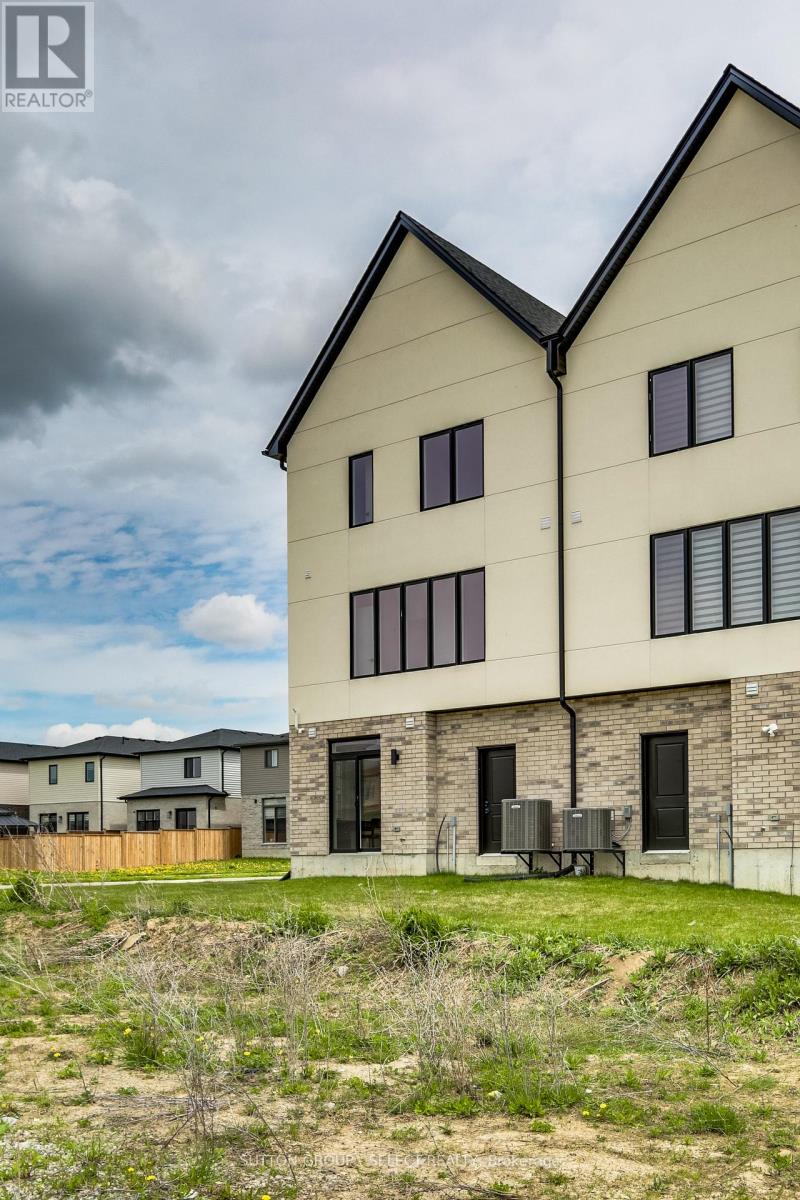 ##1 235 KENNINGTON WAY - 44