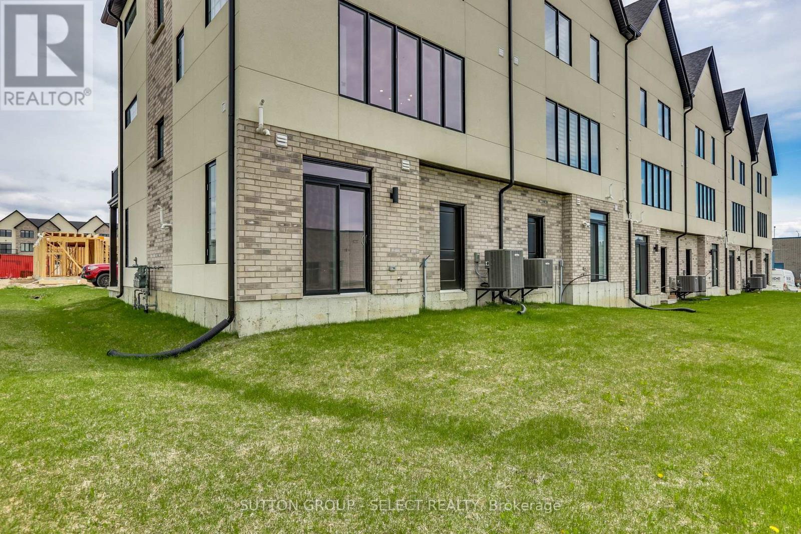 ##1 235 KENNINGTON WAY - 45