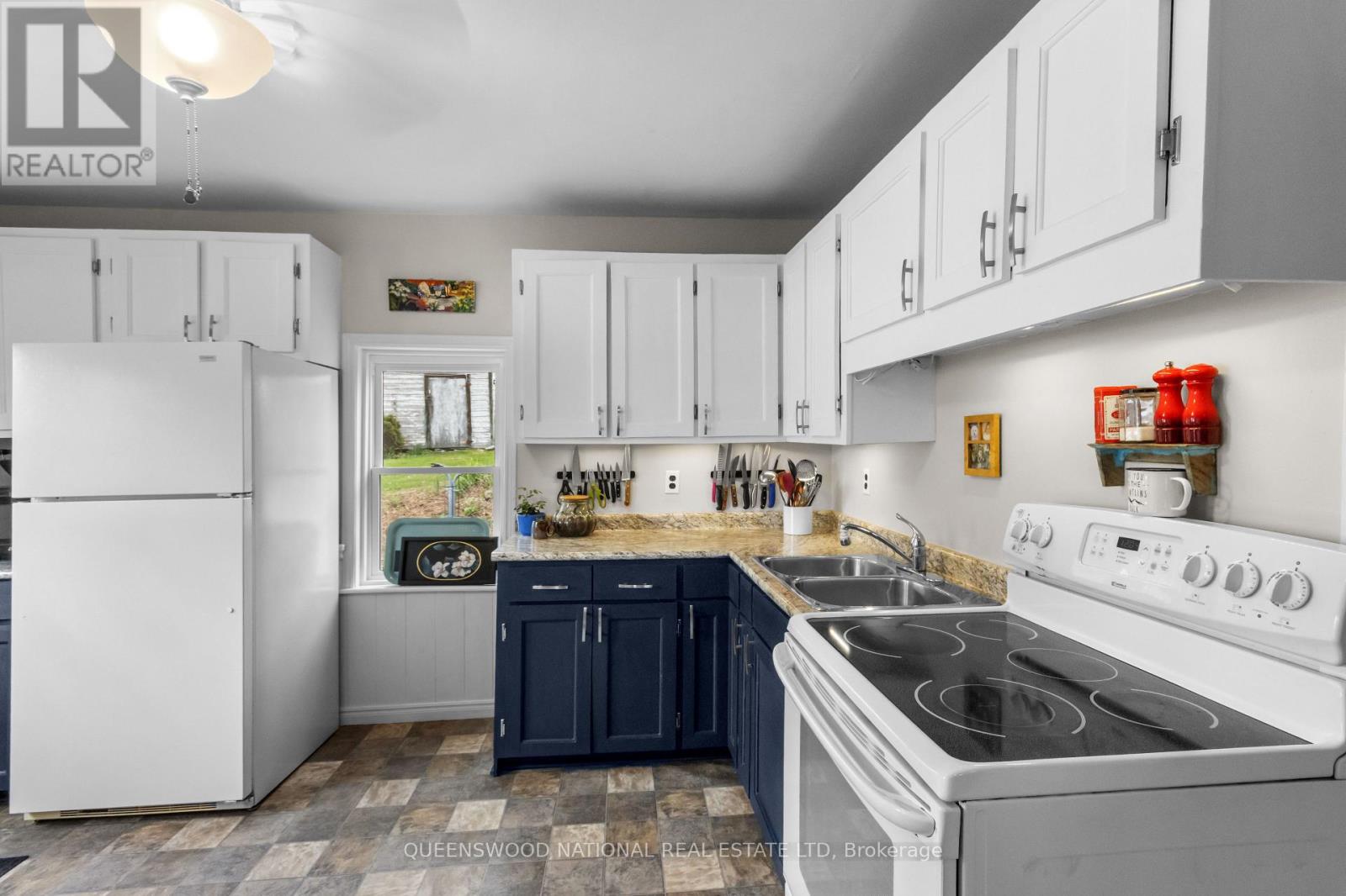 232 ELGIN STREET - 24