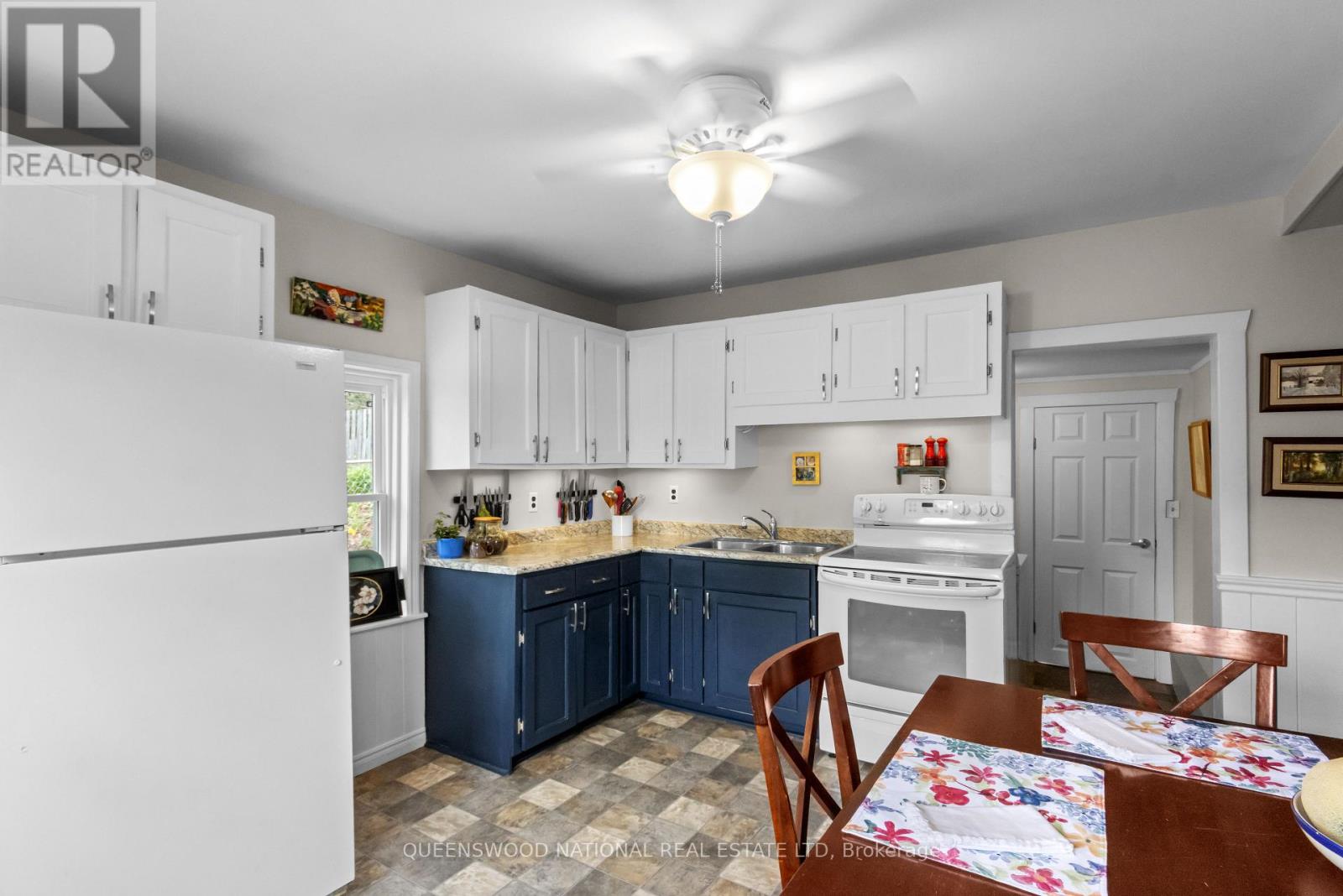 232 ELGIN STREET - 25