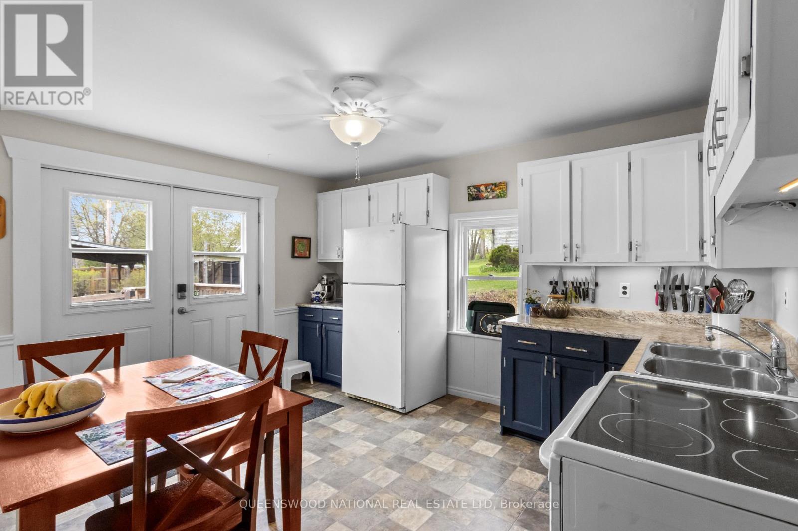 232 ELGIN STREET - 27
