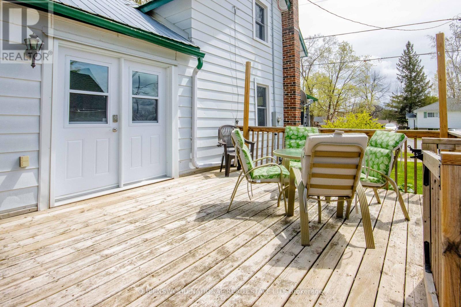 232 ELGIN STREET - 4