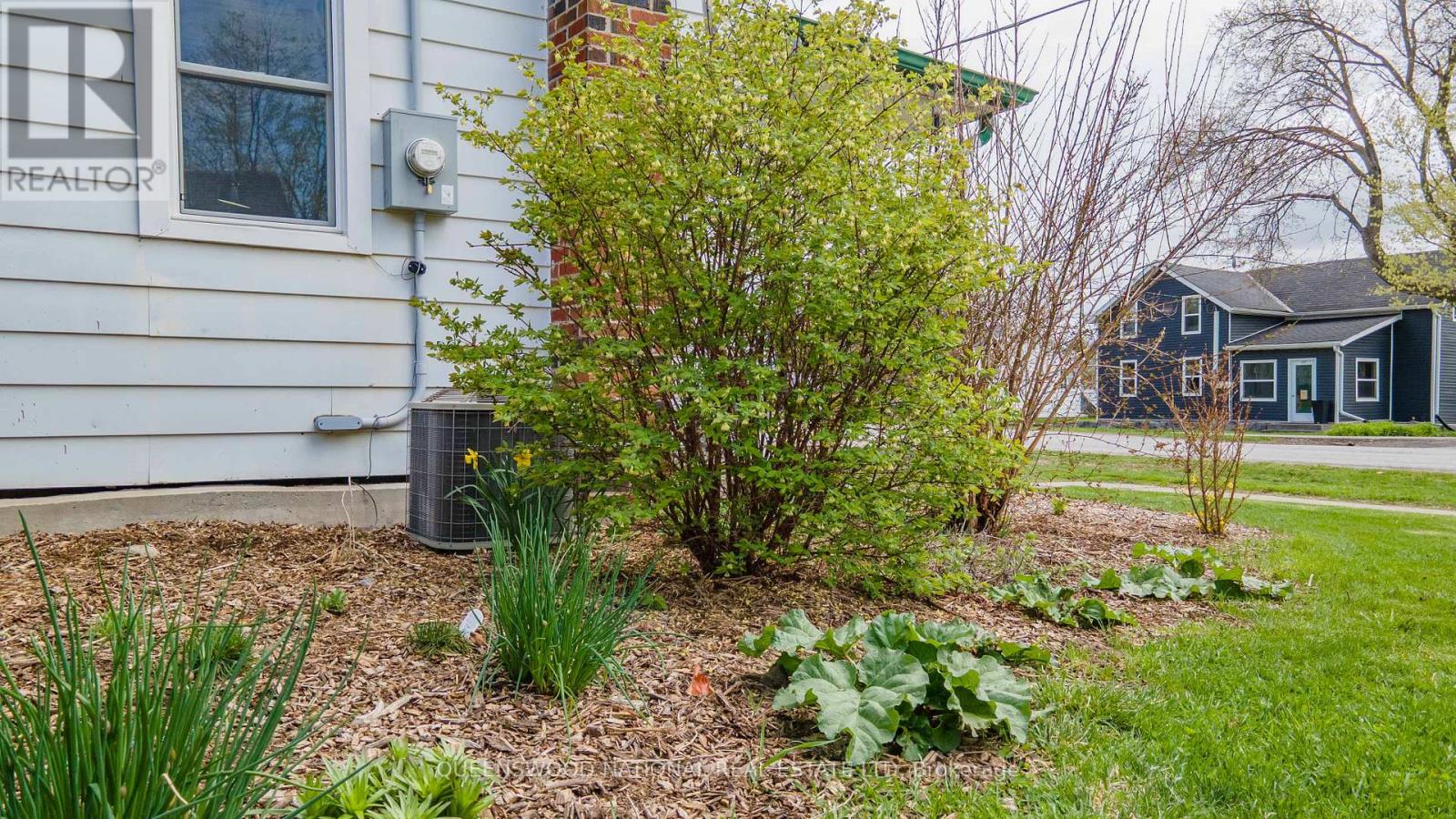 232 ELGIN STREET - 9