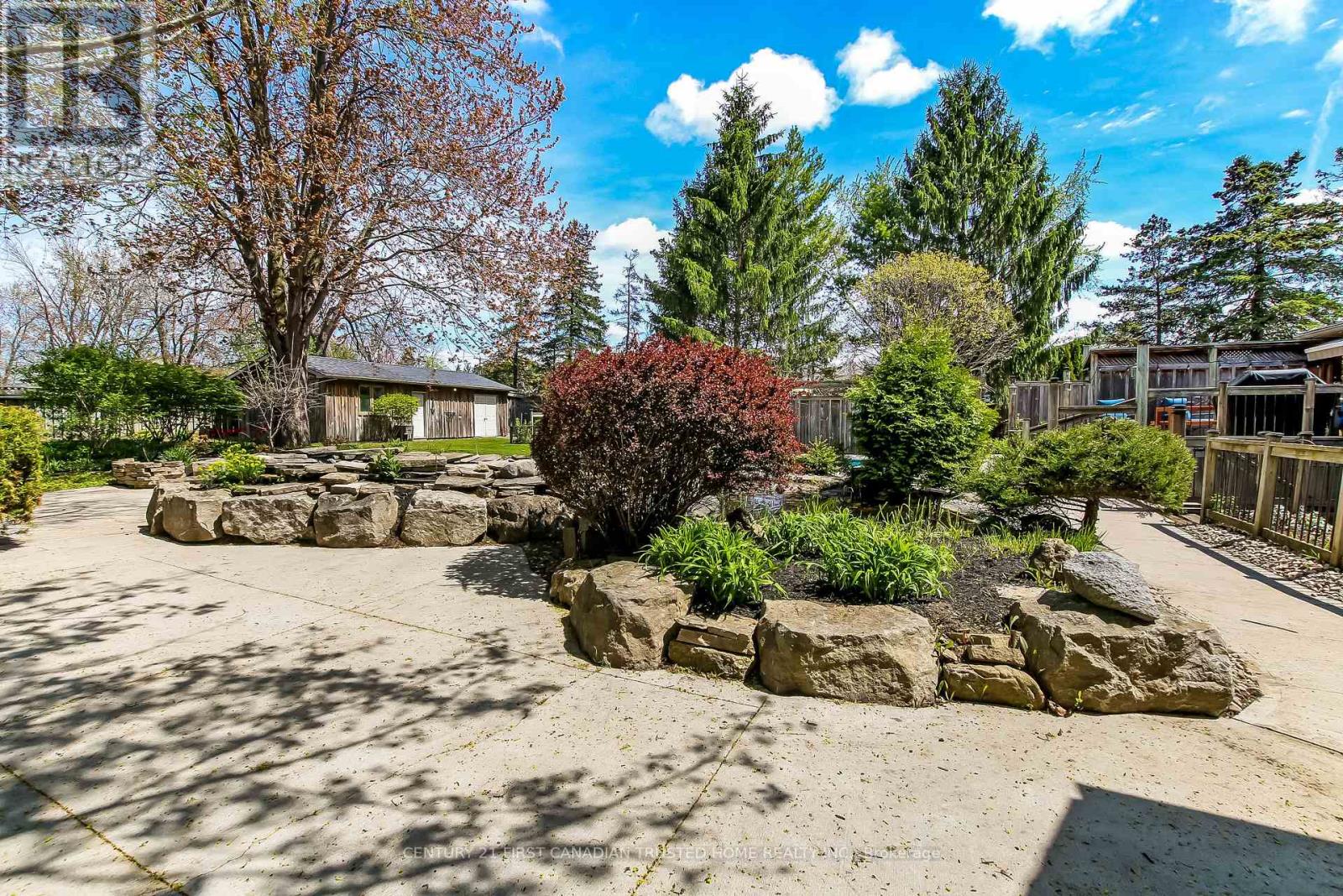 27 CROYDON DRIVE - 36