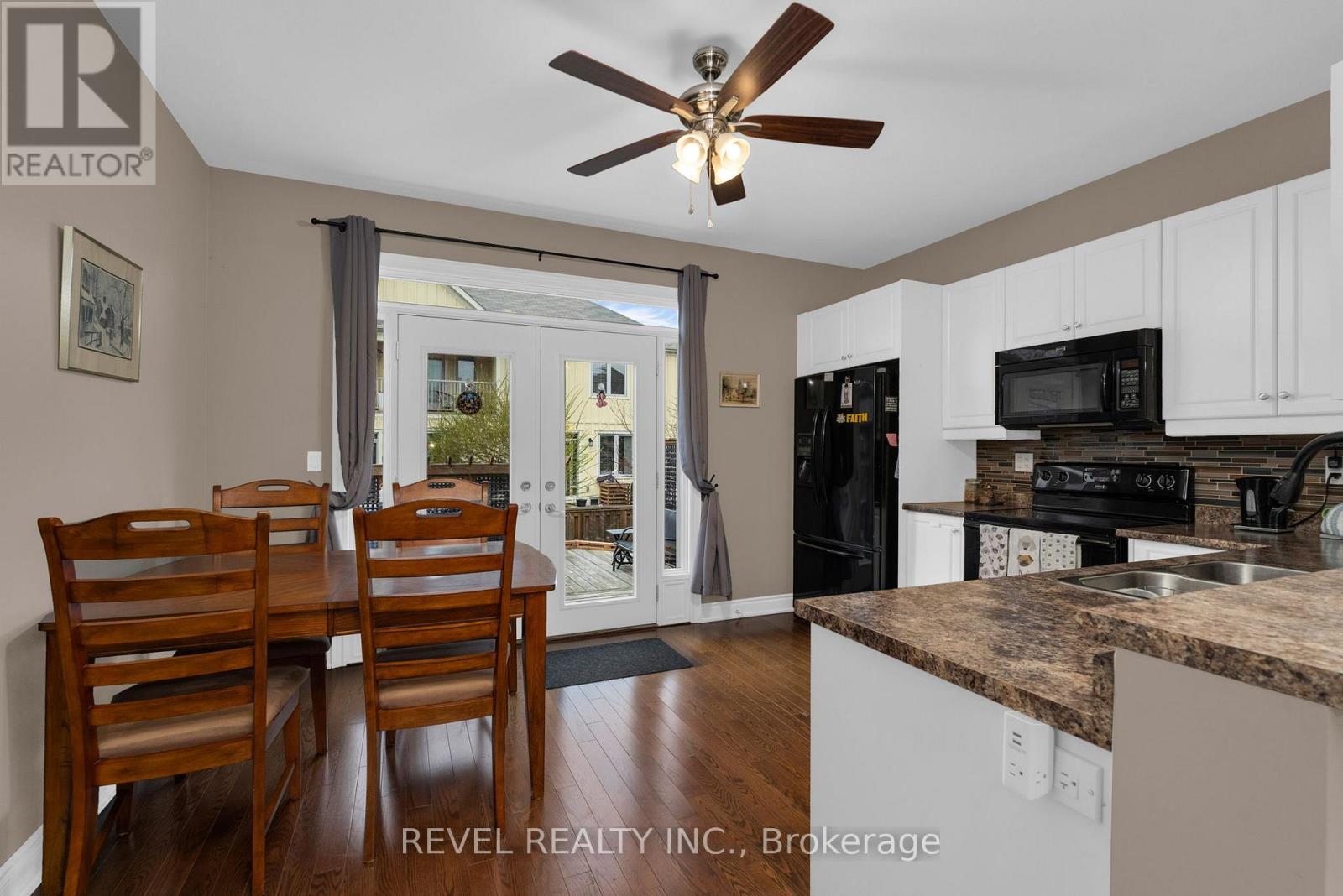 42 SANDY COAST CRESCENT - 11