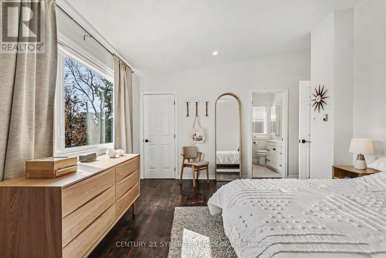 286 WESTHILL AVENUE - 24