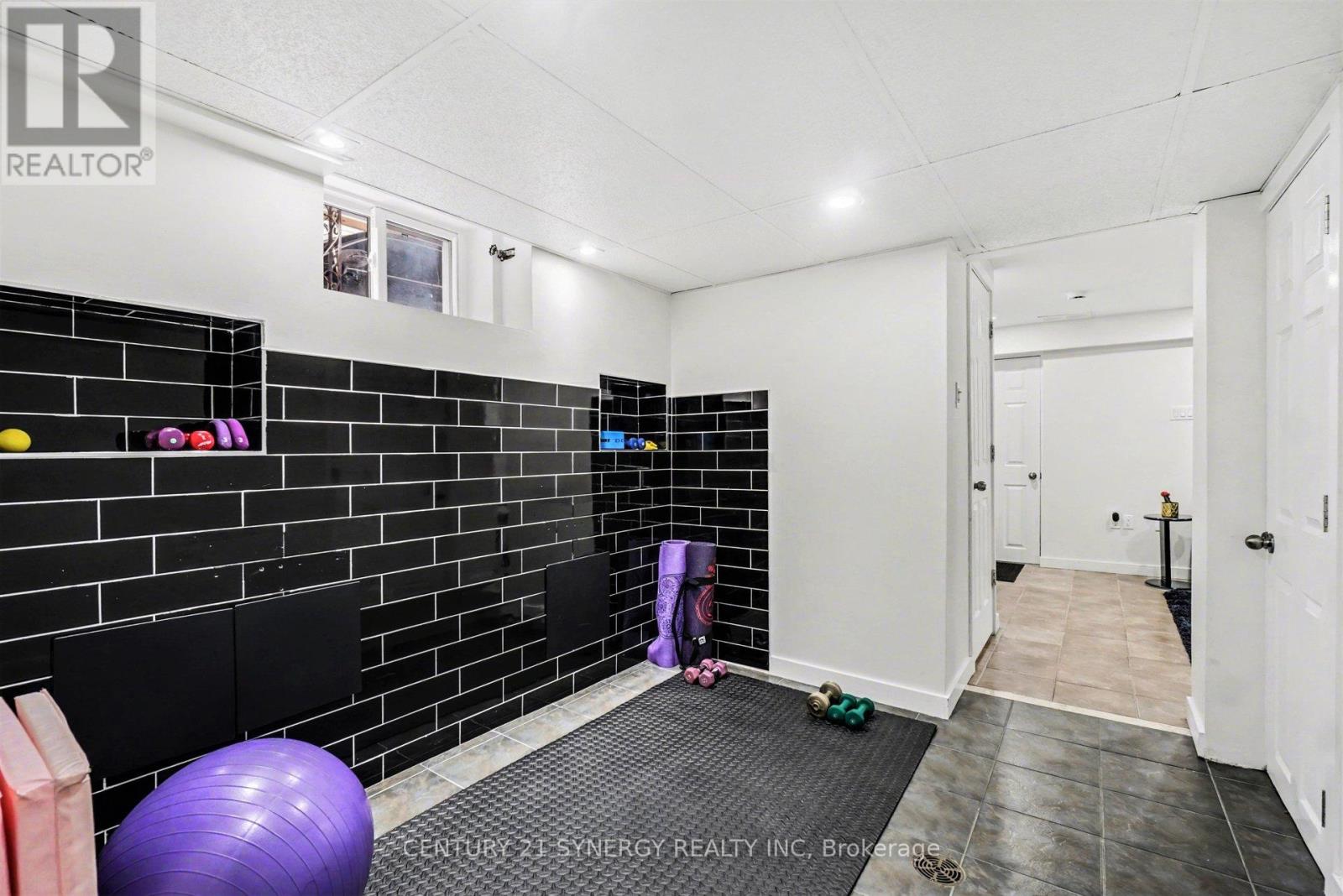 286 WESTHILL AVENUE - 43