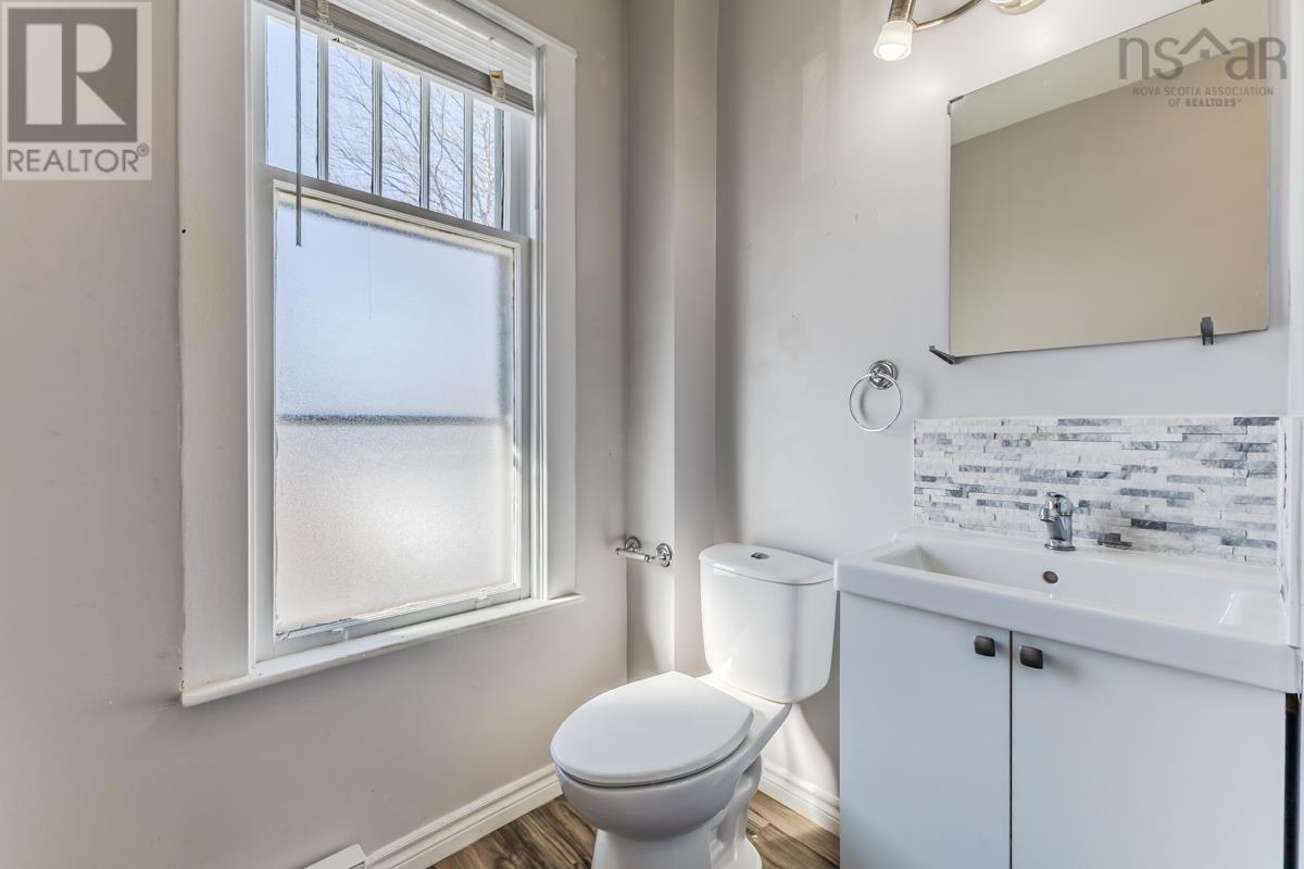 104 LORNE Street - 16