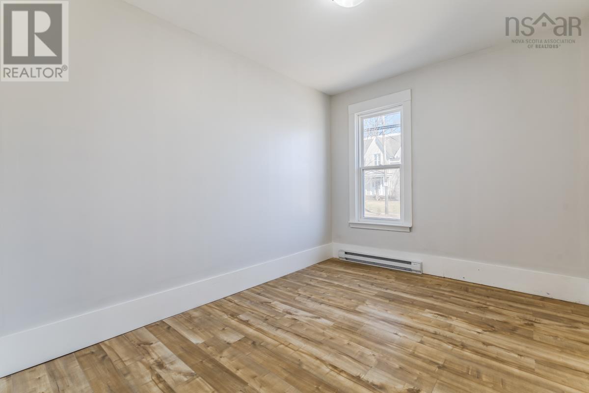 104 LORNE Street - 28