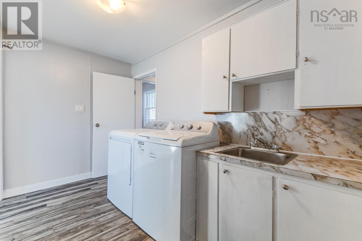 104 LORNE Street - 14