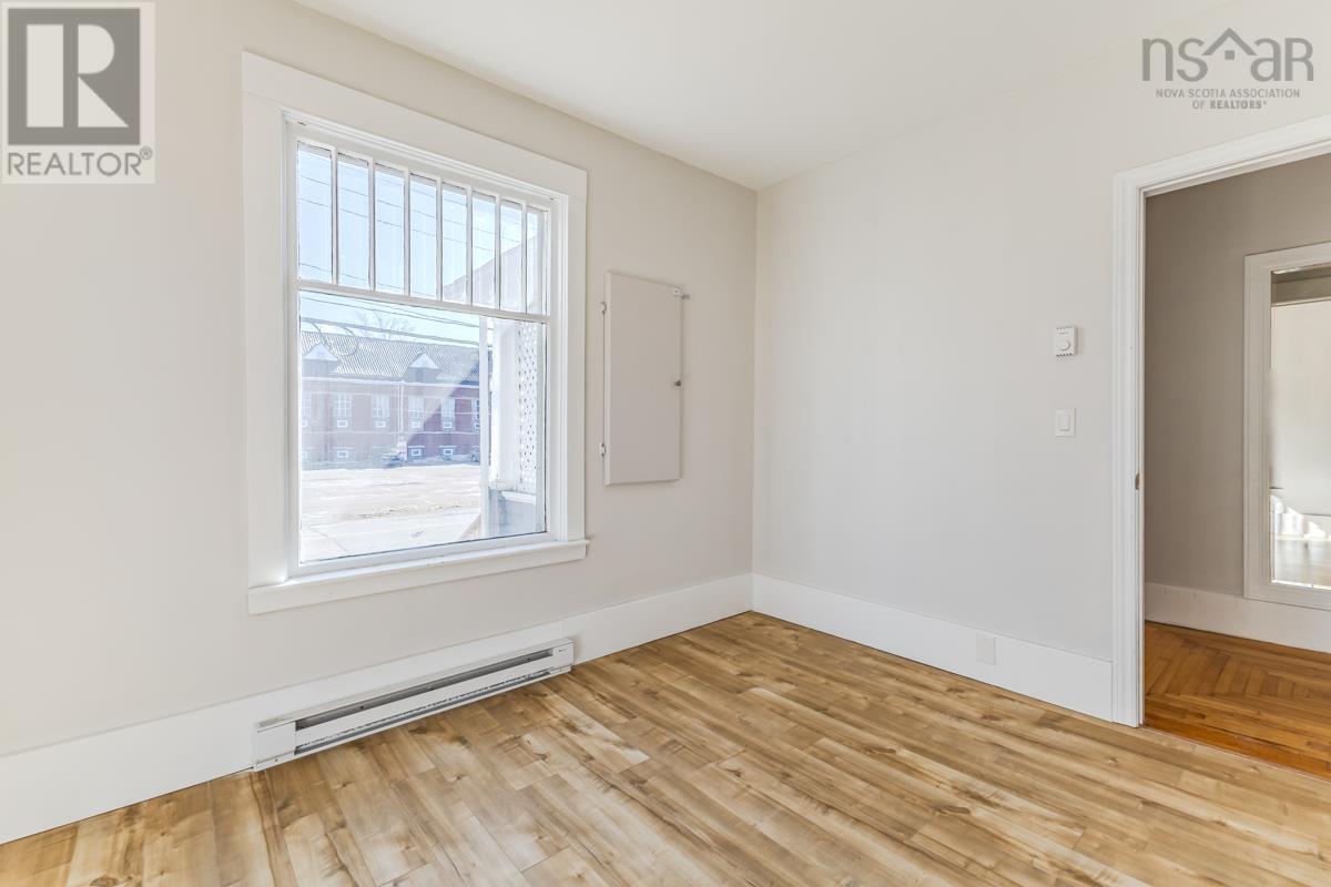 104 LORNE Street - 34