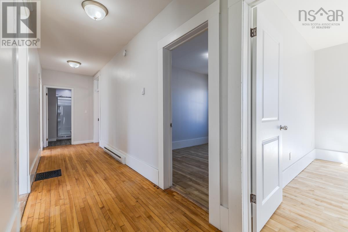 104 LORNE Street - 37