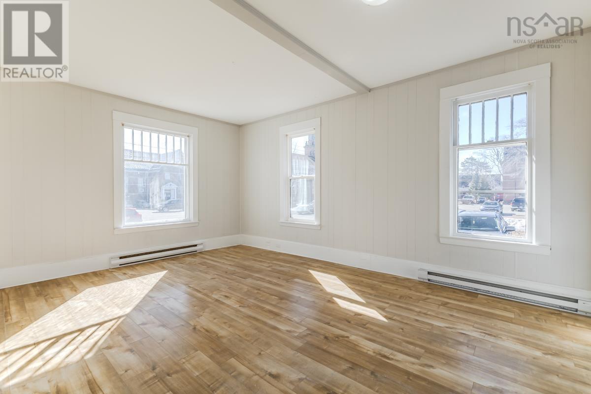 104 LORNE Street - 38
