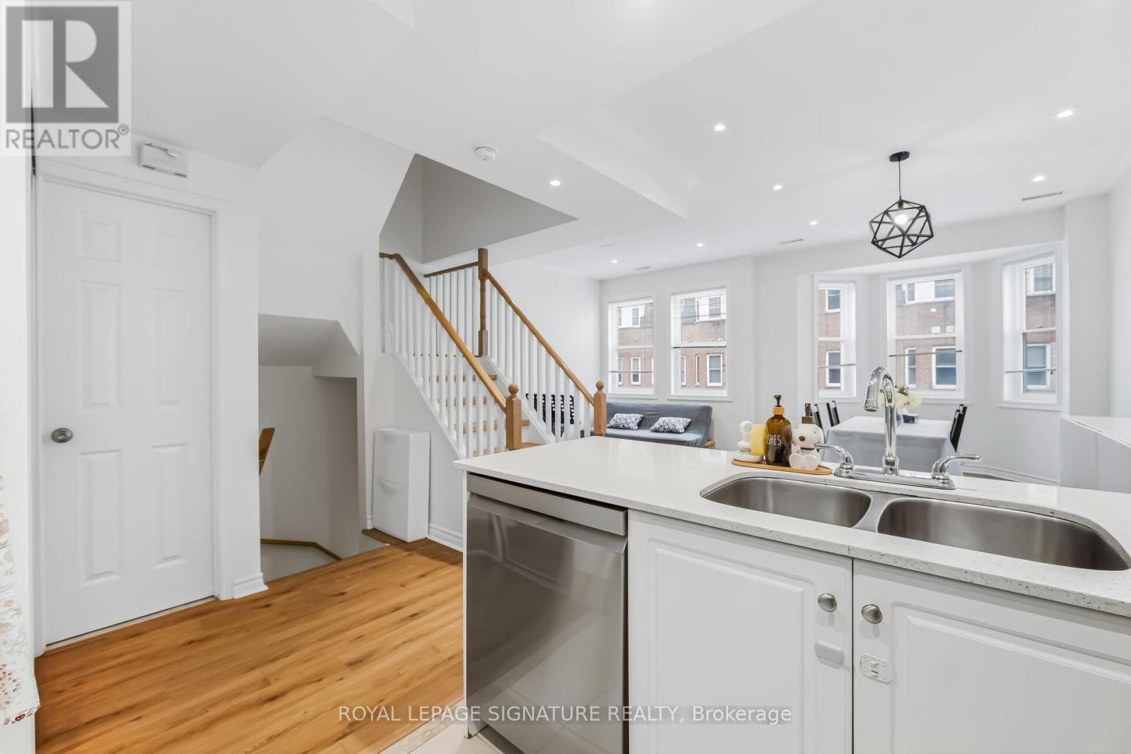#153 760 LAWRENCE AVENUE W - 7