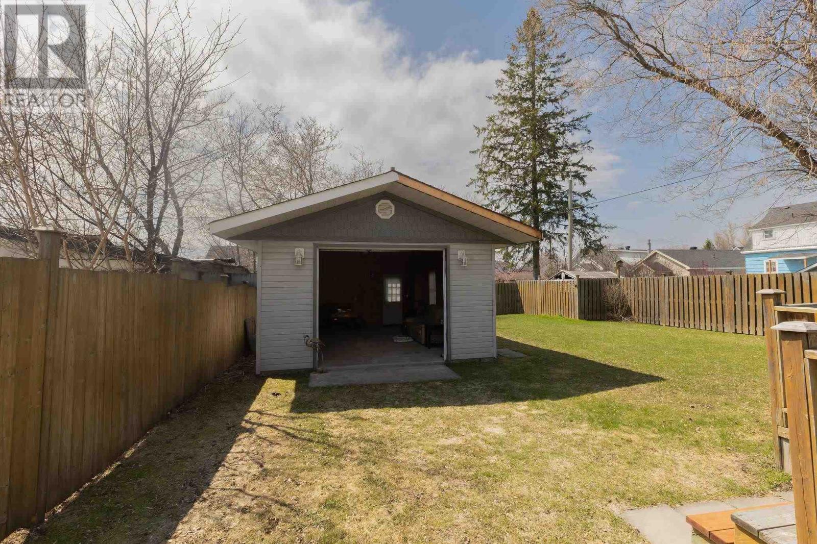 75 Walnut ST, Sault Ste. Marie, Ontario, P6B2E4 — Photo 21