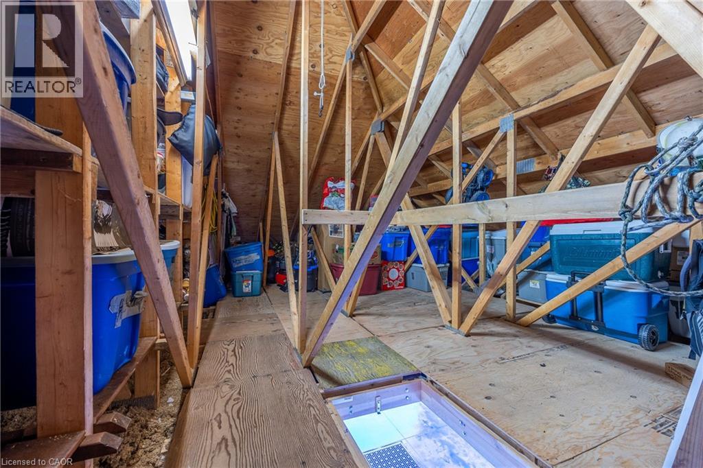 63 UPPER CANADA Drive - 37