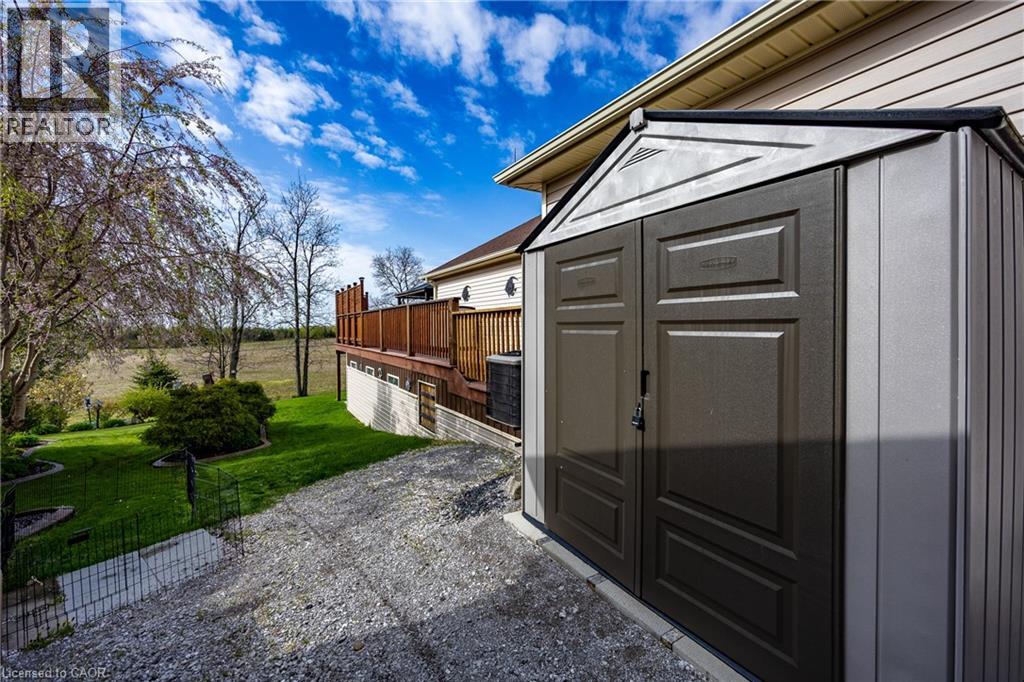 63 UPPER CANADA Drive - 45