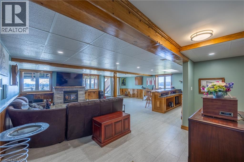 63 UPPER CANADA Drive - 15