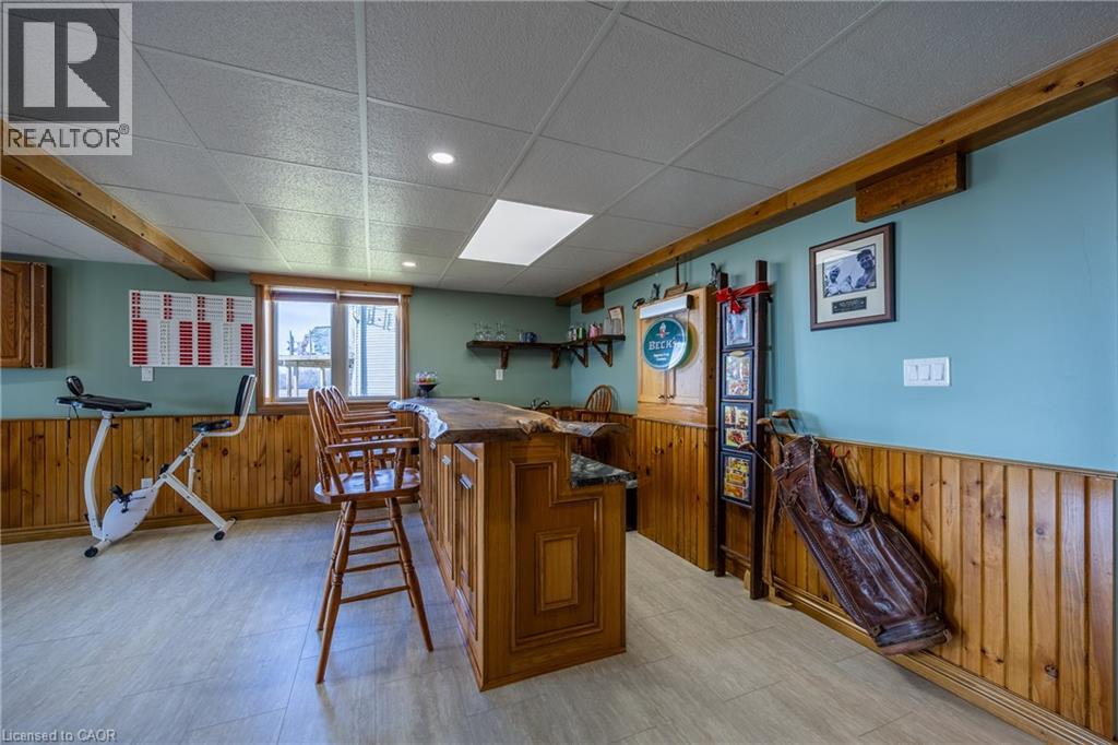 63 UPPER CANADA Drive - 24