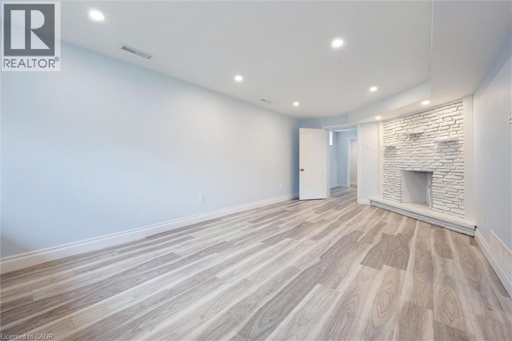 176 WOODVILLE Place - 23