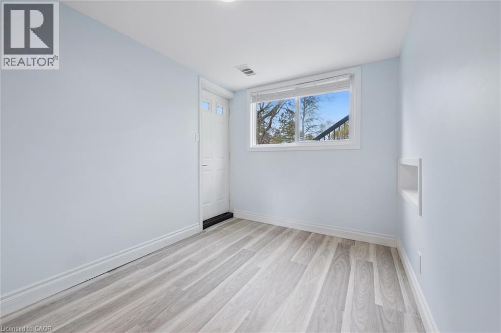 176 WOODVILLE Place - 27