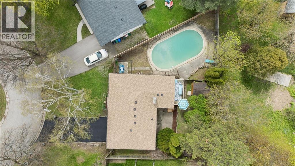 176 WOODVILLE Place, Waterloo, Ontario, N2L4W9 — Photo 3