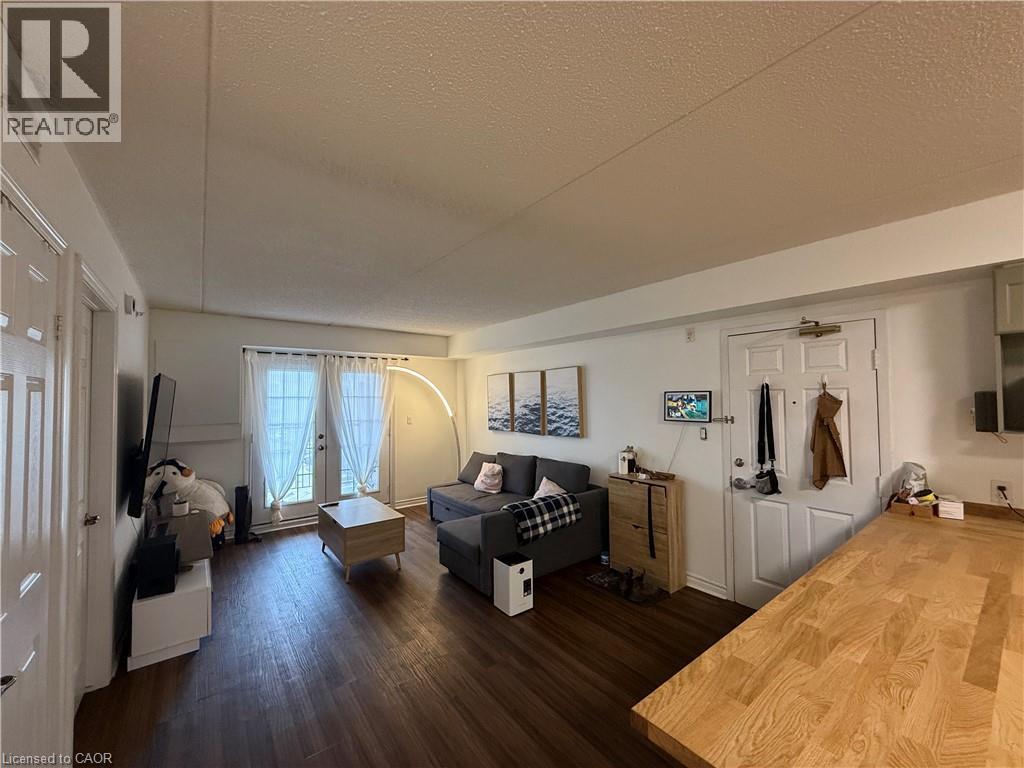 1480 BISHOPS Gate Unit# 304, Oakville, Ontario, L6M4N4 — Photo 9