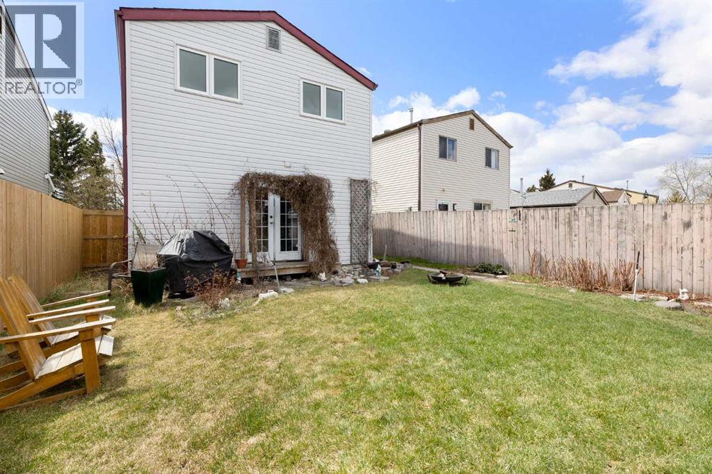 84 Abingdon Crescent NE - 42