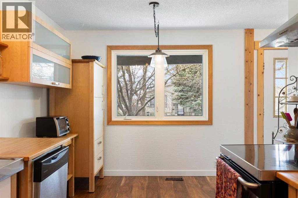 84 Abingdon Crescent NE - 8