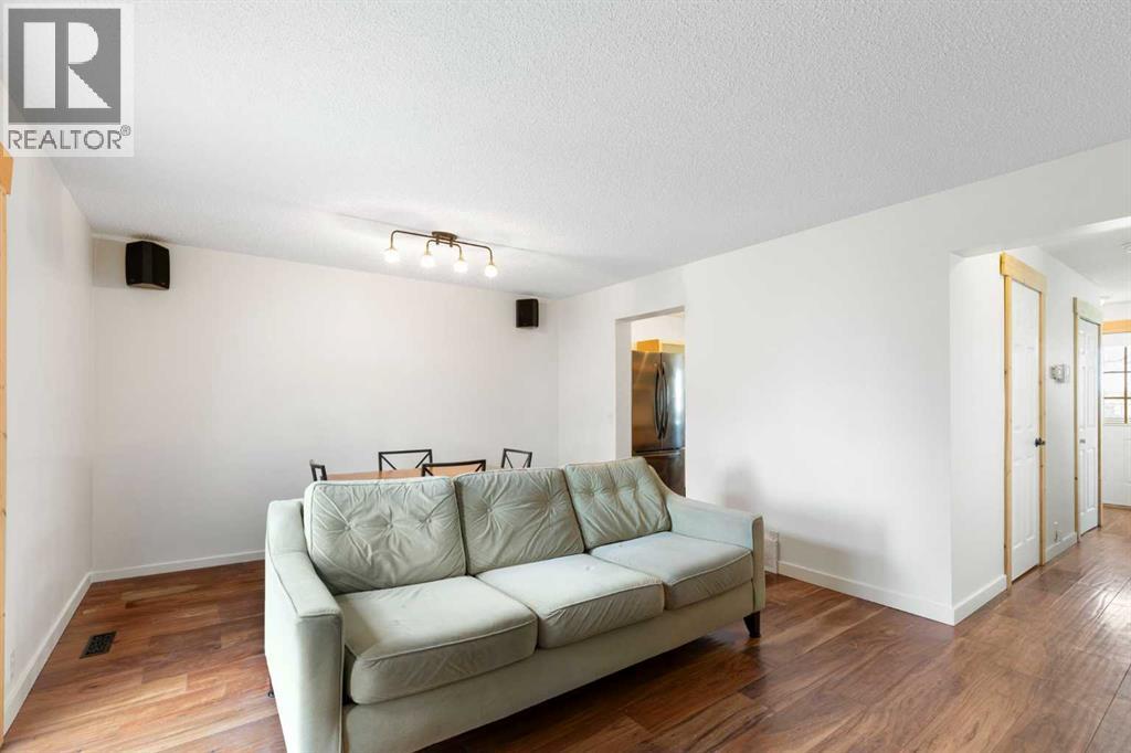 84 Abingdon Crescent NE - 13