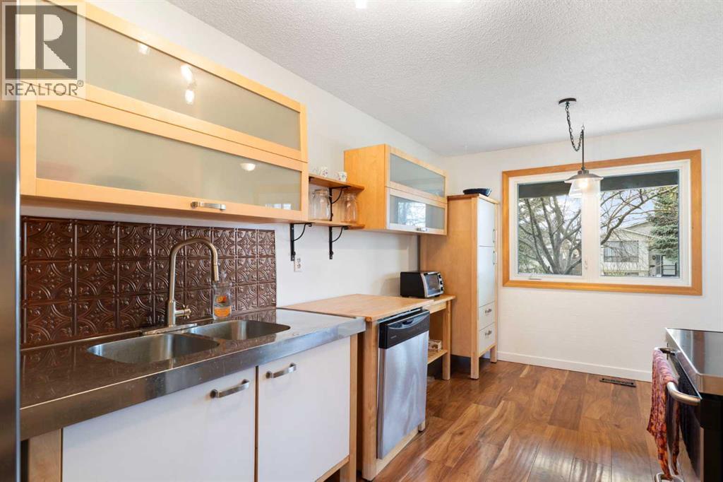 84 Abingdon Crescent NE - 7