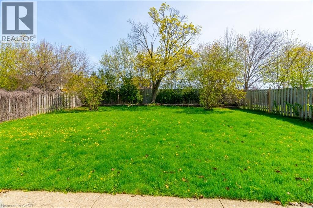 477 VALLEYVIEW Crescent Unit# A, Milton, Ontario, L9T3L3 — Photo 16