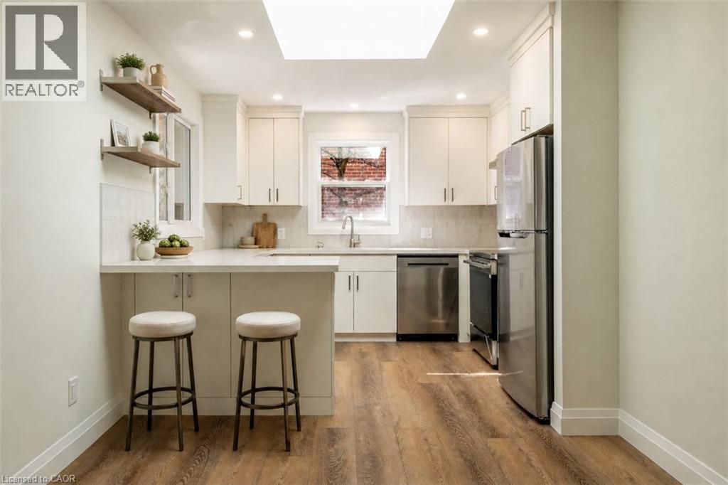 477 VALLEYVIEW Crescent Unit# A, Milton, Ontario, L9T3L3 — Photo 8