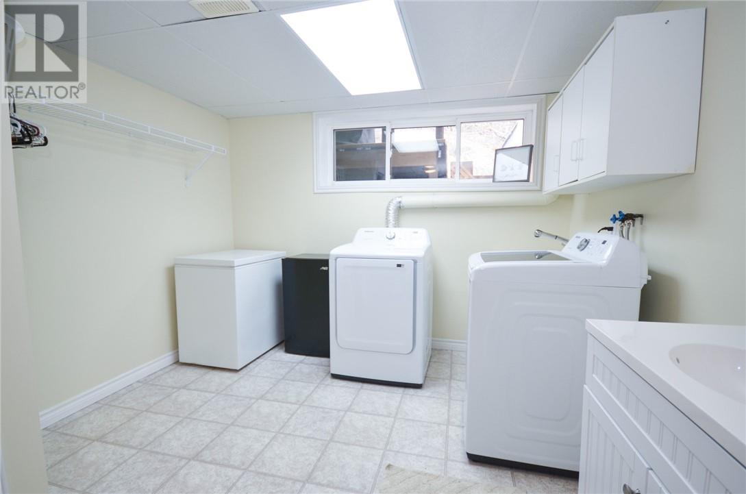 895 Brookfield Avenue, Sudbury, Ontario, P3A4K3 — Photo 8