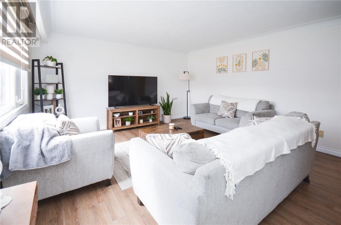 895 Brookfield Avenue, Sudbury, Ontario, P3A4K3 — Photo 6