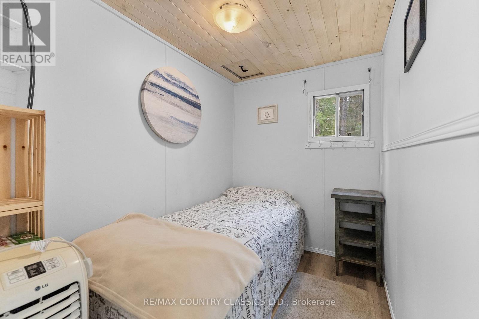 40 BENTLEY PLACE - 13