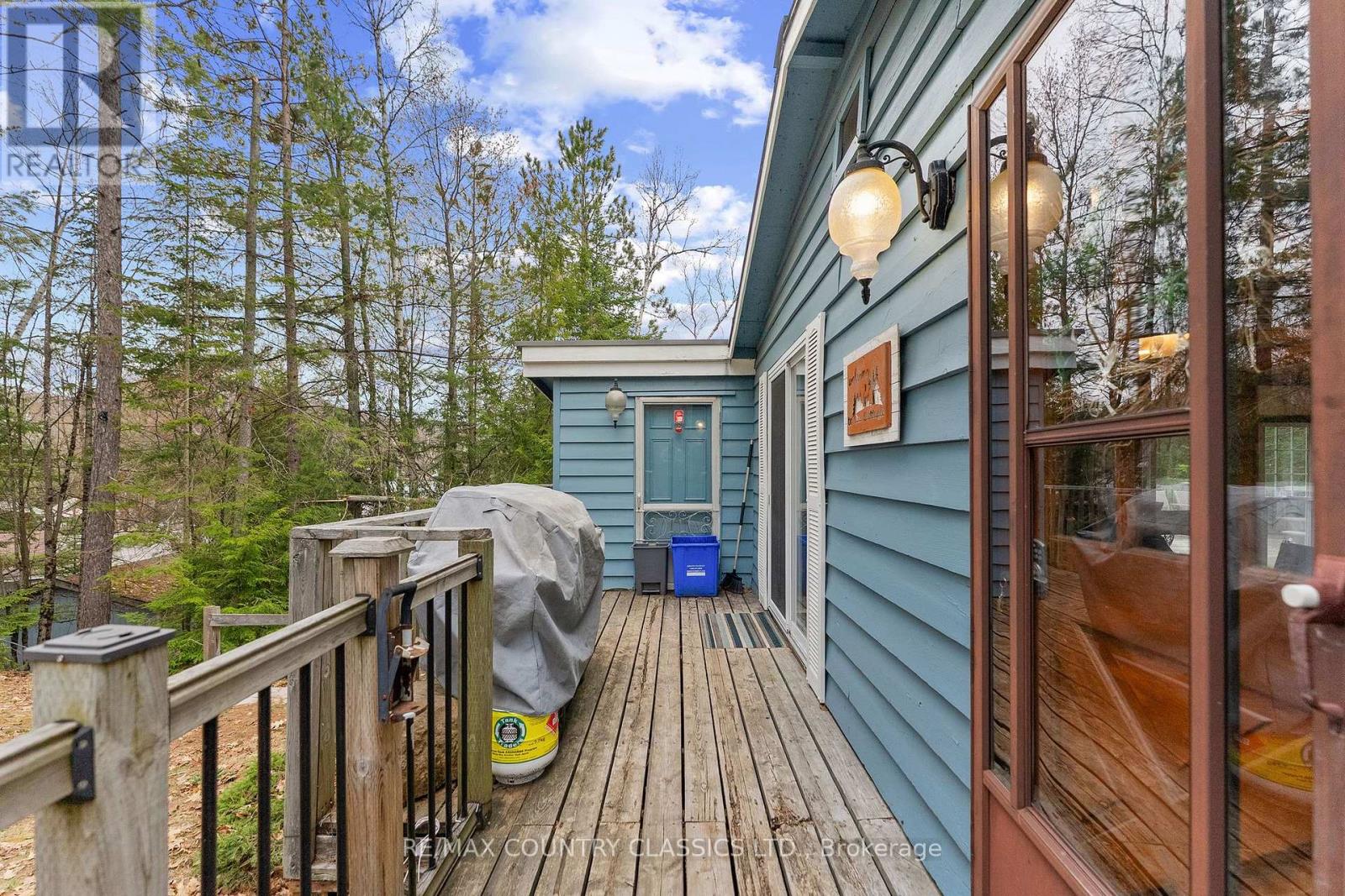 40 BENTLEY PLACE - 28