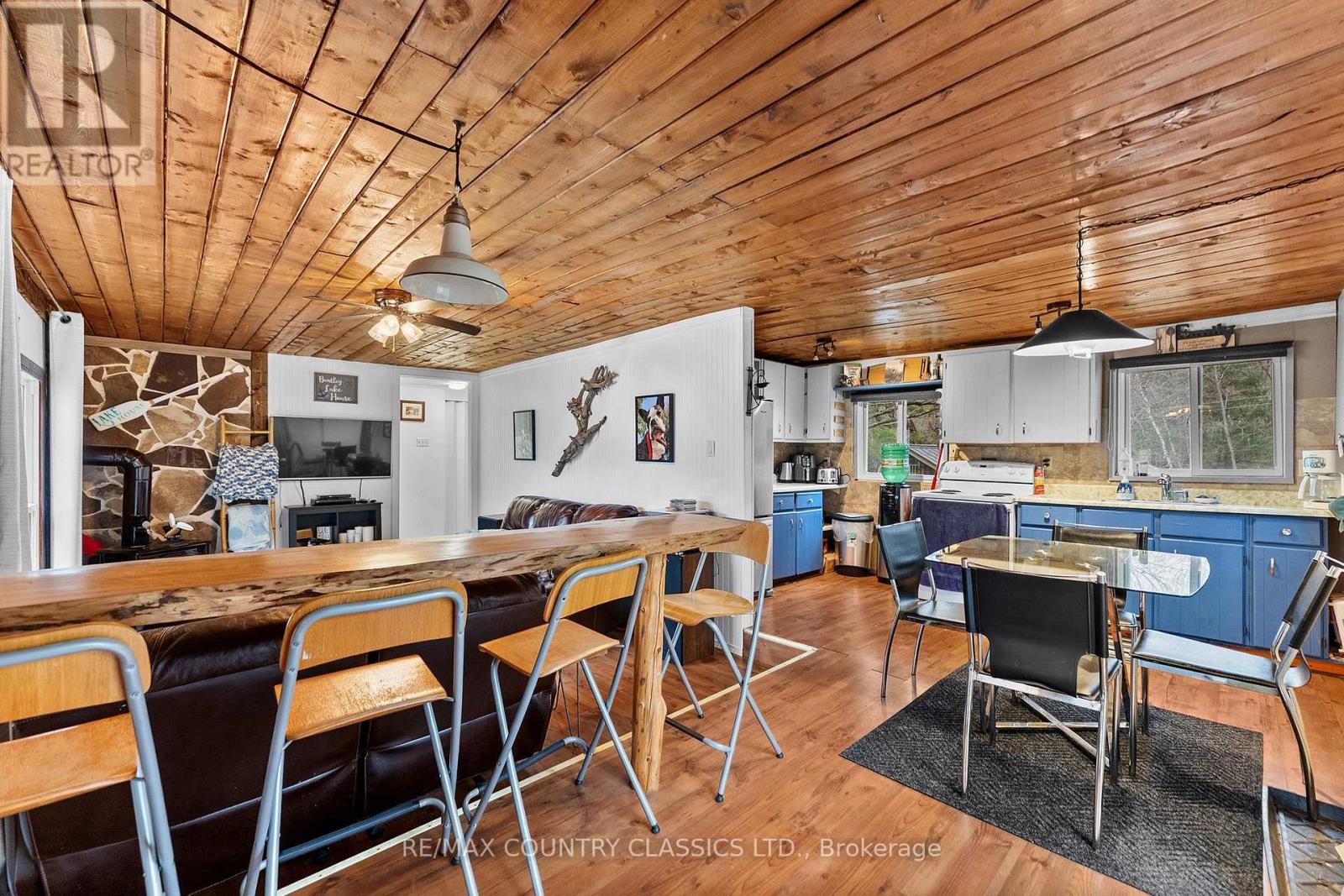 40 BENTLEY PLACE - 5