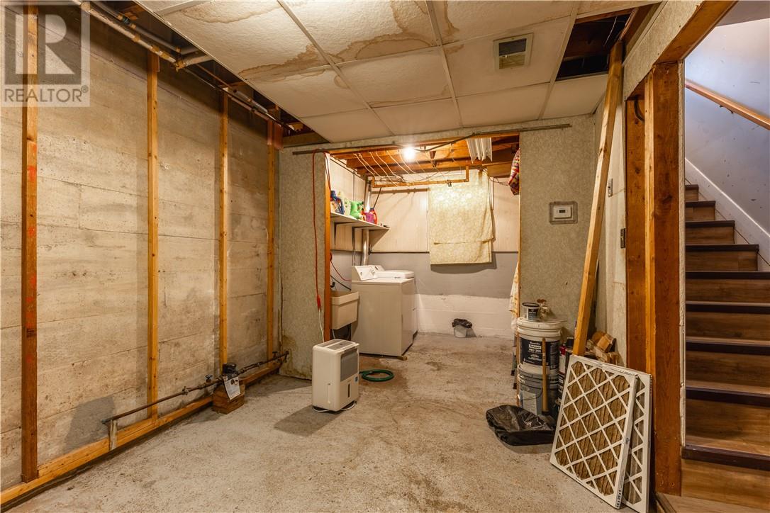 682 Connaught Avenue - 12