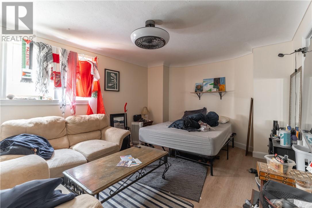 682 Connaught Avenue - 13