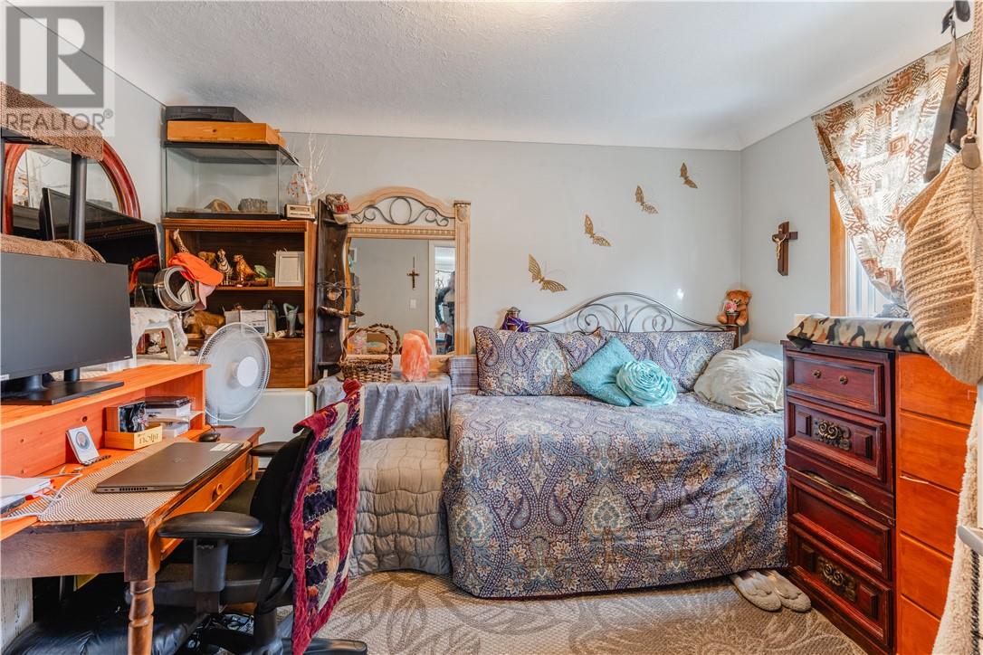682 Connaught Avenue - 5