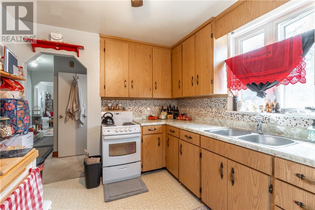 682 Connaught Avenue - 8