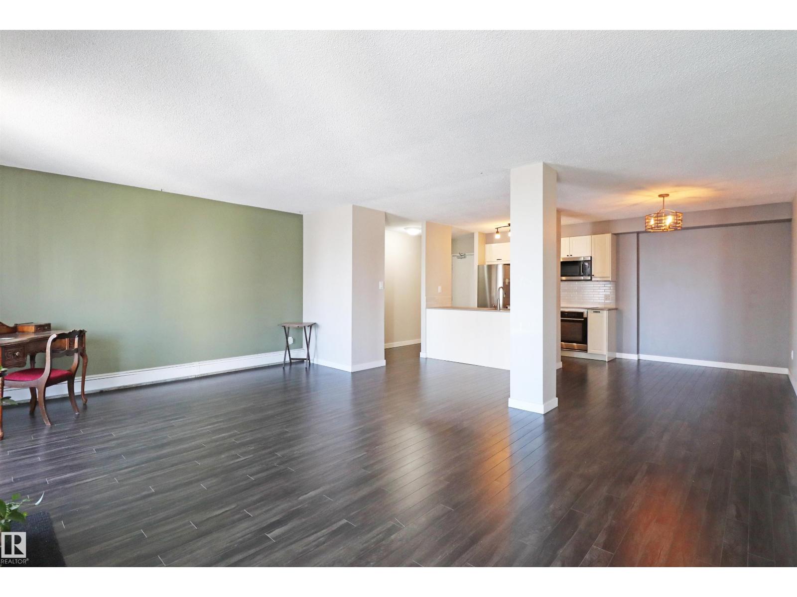 #901 10160 116 ST NW - 6