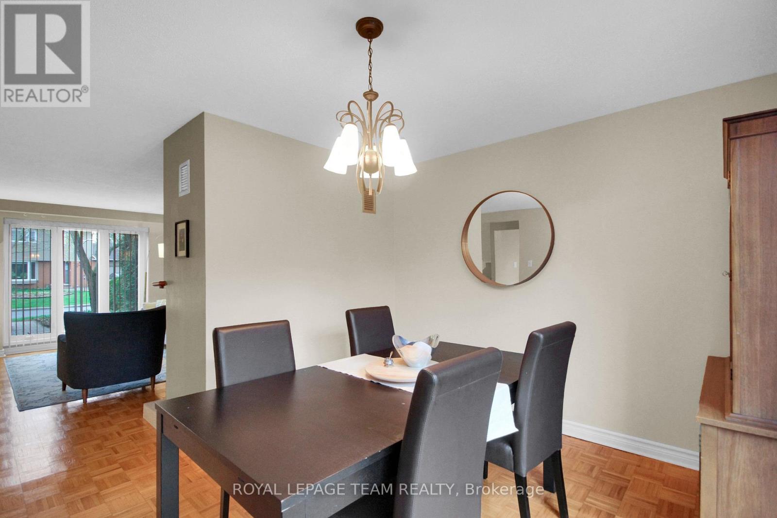 6 BURNETTS GROVE CIRCLE - 16